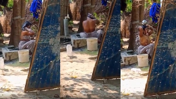 गाँव में नंगी नहाती हुई चाची का वीडियो बनाया भतीजे ने