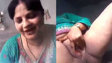 आंटी ने वेबकैम सेक्स में भोसडा खोल के अंदर ऊँगली की वीडियो