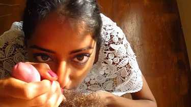 सेक्सी इंडियन कोलेज गर्ल ने गोरा लंड चूसा रंडी सेक्स वीडियो