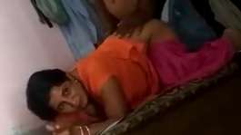 आंटी की चूत मारी अंकल ने लड़के के सामने हॉट वीडियो