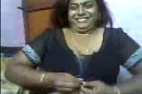 तमिल मॉम का ब्लाउज खोल कर बूब्स चूसा फिर चोदा इंडियन क्सक्सक्स वीडियो