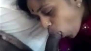 सेक्सी गांवठी मराठी हाउसवाइफ को बॉयफ्रेंड ने चोदा झवाझवी वीडियो