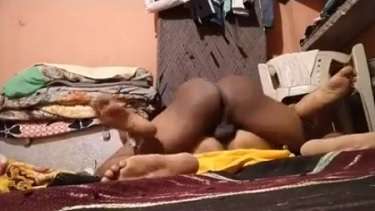 मुम्बई से आये अपने यार का काले टट्टे वाला लंड लिया यूपी के गाँव की इस विलेझ भाभी ने. देखें भाभी के ऊपर चढ़ के चोदने की हॉट सेक्स वीडियो.