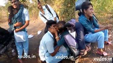 तीन दोस्तों के सामने अपने बॉयफ्रेंड के साथ हॉट किसिंग रोमांस करती तेलुगु लड़की