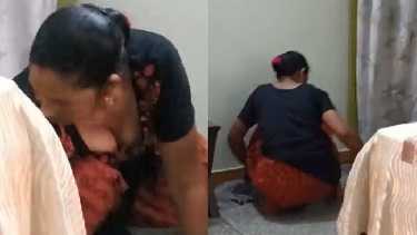 कामवाली के देसी बूब्स का क्लीवेज और सलवार में सेक्सी गांड का वीडियो