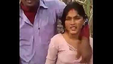 देसी भाभी को खेत में चोद के बीएफ वीडियो बनाया उसका