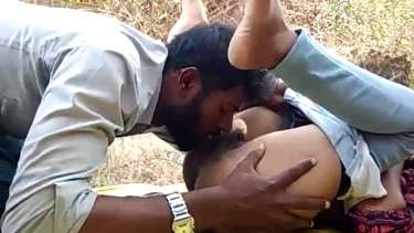 एमपी सेक्सी गर्ल की चूत हात के चोदने का हॉट सेक्सी एमएमएस वीडियो